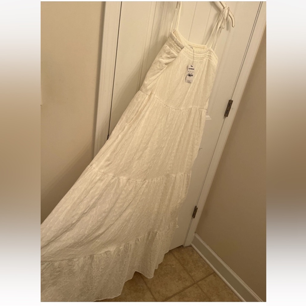 Express Textured Tiered Tie Shoulder Maxi Dress off-white Size L NWT 100%Cotton